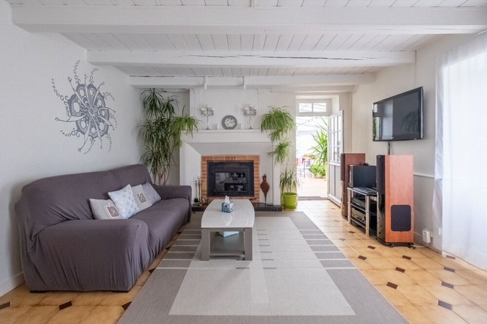 Maison à vendre 7 pièces SAINT MEDARD D'AUNIS (17)