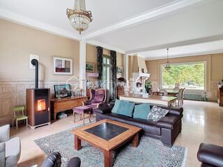  Propri�t�/ch�teau � vendre 8 pi�ces 243 m�