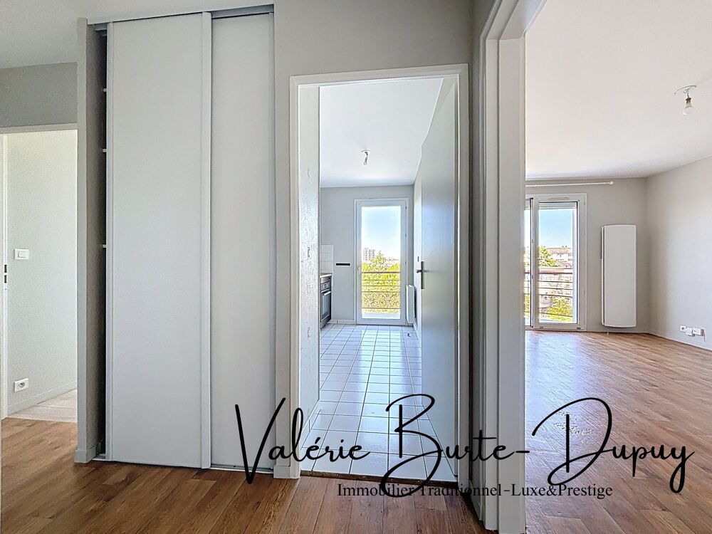 Orléans St Marceau Appartement à vendre T2 45m2 avec Terrasse plein vue dégagée et parking extérieur