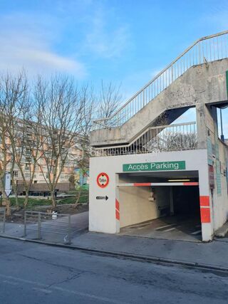  Parking / Garage � vendre 