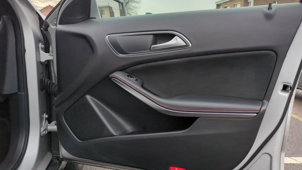 Classe GLA I 200 156 7G-Tronic Fascination - Automatique Toit ouvrant 2017 occasion 59480 La Bassee