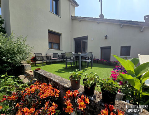   Maison entirement rnove, cinq pices, quatre chambres, jardin, terrasse, garage, cour, proximit toute commodit  pied Maison - 5 pice(s) - 117 m