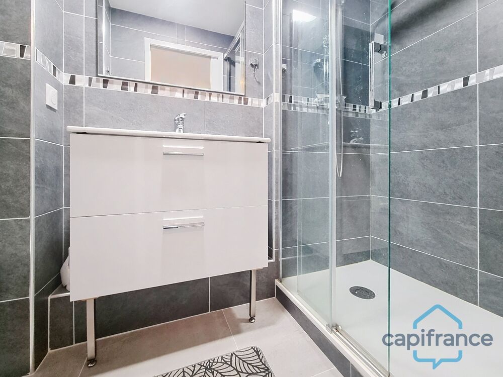 Vente Appartement Studio de 22m² rénové et meublé au dernier étage + Terrasse de 5m² + PARKING - La Grande-Motte (34) La grande motte