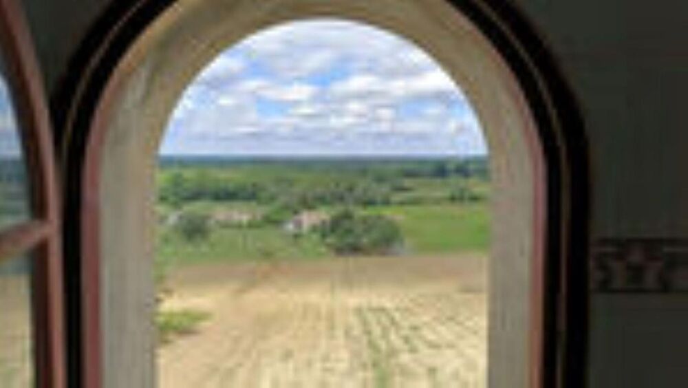   Murs à vendre  33 Saint Romain La Virvee 1000 m2 de bâti Saint romain la virvee