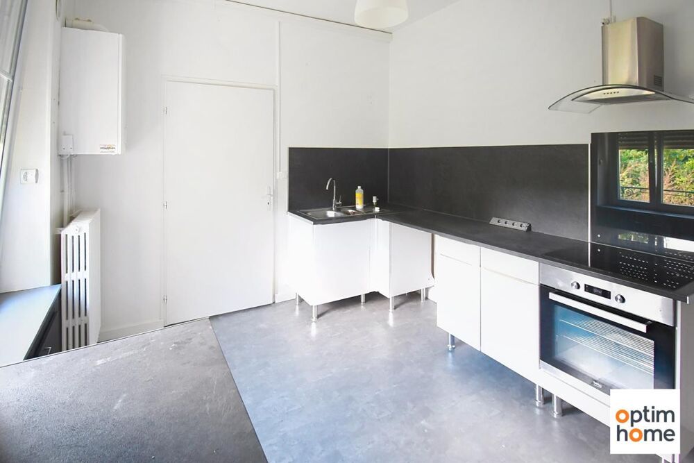 MAISON BOURGEOISE INDIVIDUELLE - 5 CHAMBRES - 2 SALLES DE BAIN - BUREAU - GARAGE - TERRAIN