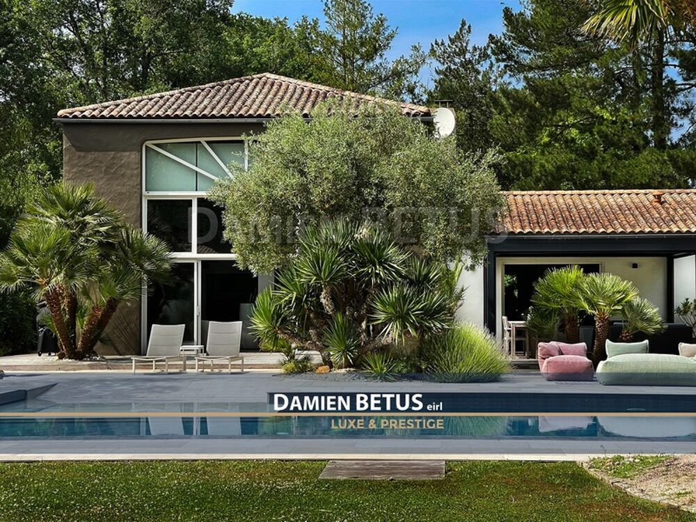 Maison à vendre 7 pièces PROCHE SAINT GILLES CROIX DE VIE, parc paysager, piscine à débordement