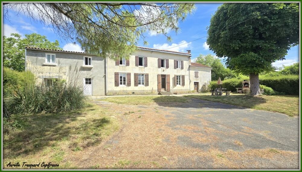 Maison FAMILIALE à vendre 8 pièces (226m²) à SAINT PIERRE DE JUILLERS (17) sur plus d'1 hectare de terrain avec HANGAR et DEPEND
