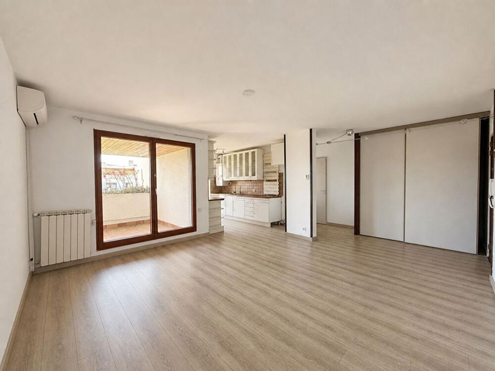 Vente Appartement Hyères hyper centre - T2 rénové 51 m² avec balcons, parking et ascenseur Hyeres