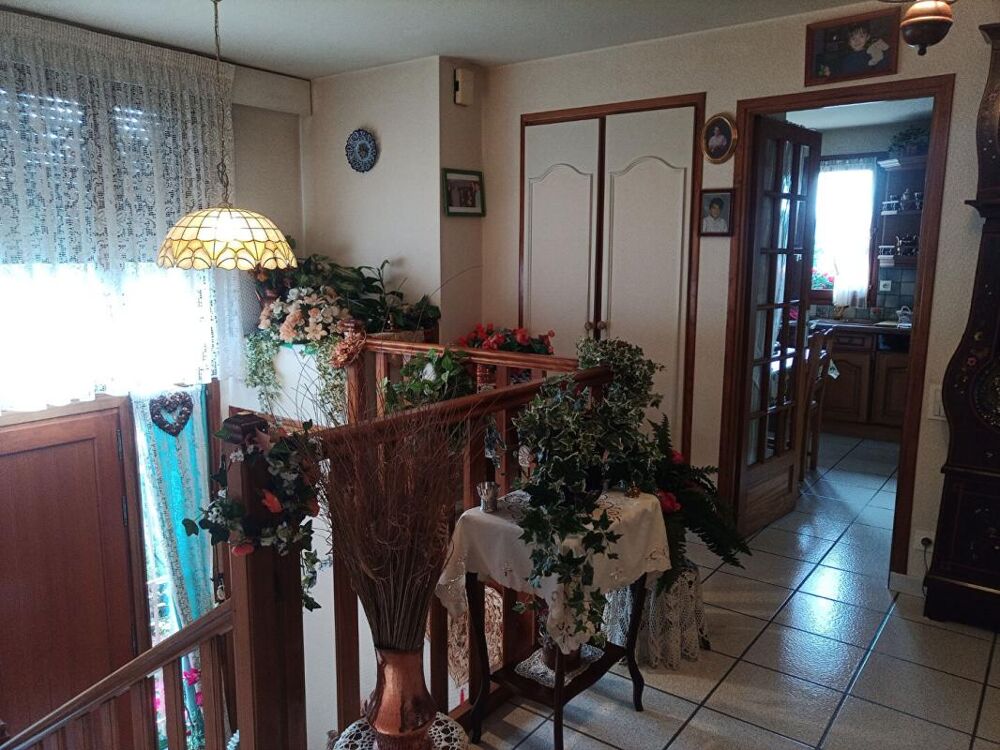Ceyrat (63), VIAGER OCCUPE, maison de 132 m2 habitables sur 846 m2 de terrain