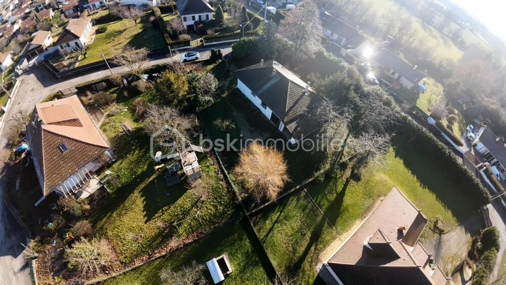 Vente Maison À Vendre : Maison de Plain-Pied avec Terrain Arboré de 1600 m² à Brézins (38) Brezins