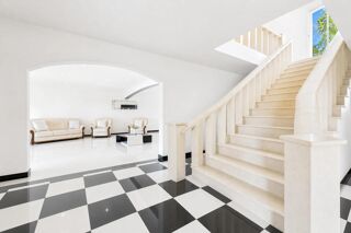  Propriété/château à vendre 6 pièces 265 m²