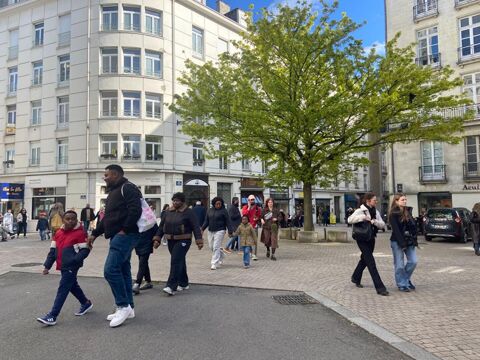   NANTES, PLACE DE BRETAGNE - CESSION DROIT AU BAIL, LOCAL COMMERCIAL 40 M² 