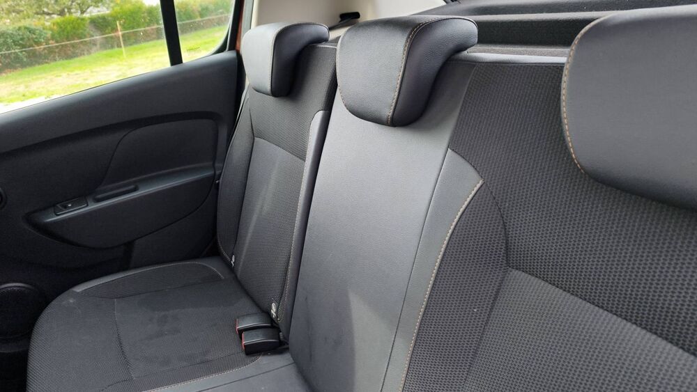 Sandero 0.9 TCe 90 Stepway Explorer - Entretien constructeur 2017 occasion 86100 Chatellerault