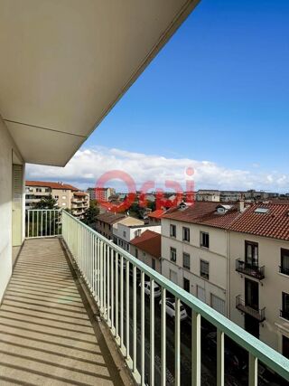  Appartement à louer 3 pièces 87 m²