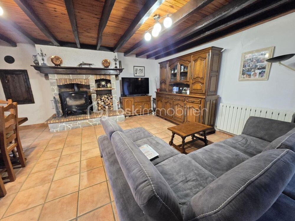 Magnifique longère de 131m² et ses dépendances à Saint Benin d'Azy