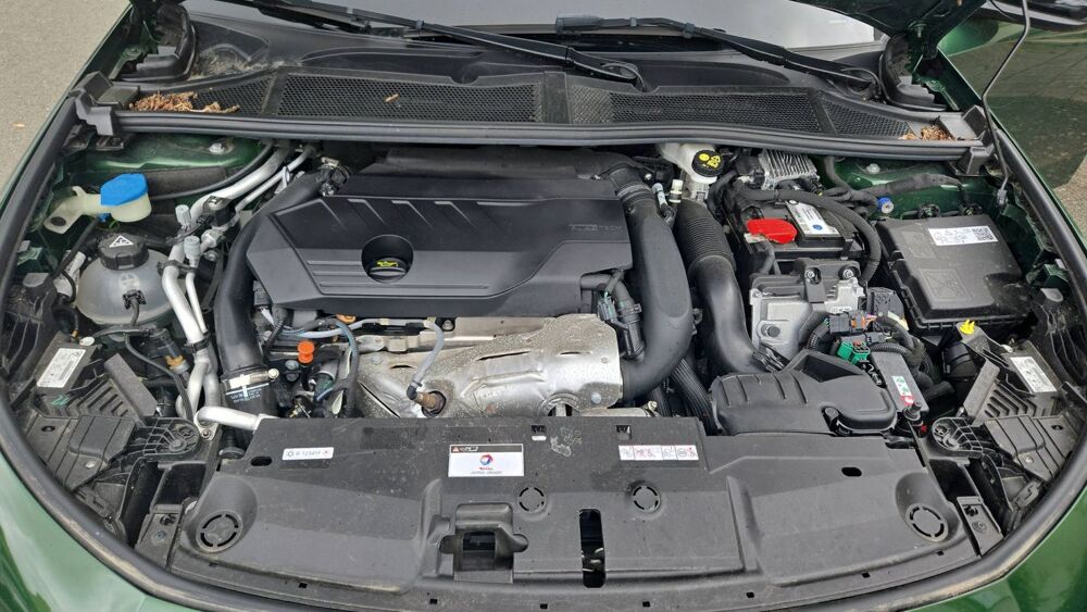 308 III 1.6 PureTech 180 Hybrid EAT8 Allure Pack - Automatique E 2023 occasion 35400 Saint Malo