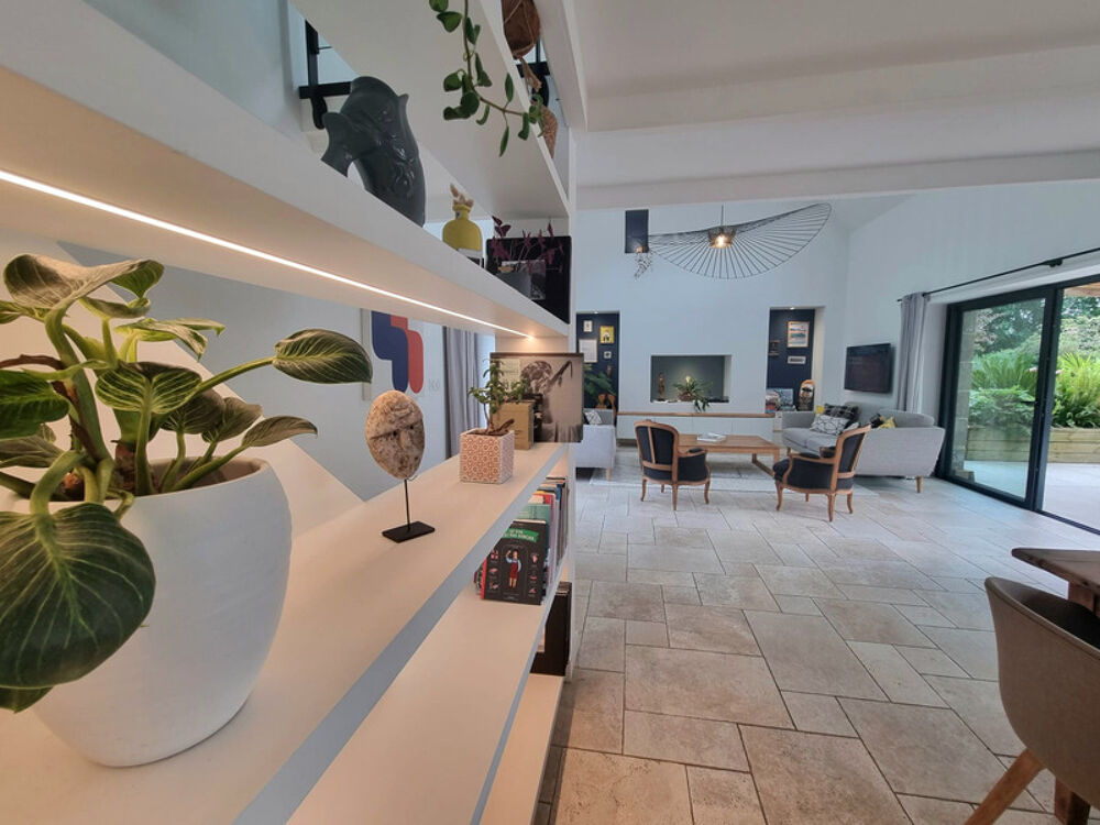 Vente Maison TREMEOC (29) – Corps de ferme rénové de 225 m² au sol avec piscine, studio indépendant, penty et jardin arboré Ploneour lanvern