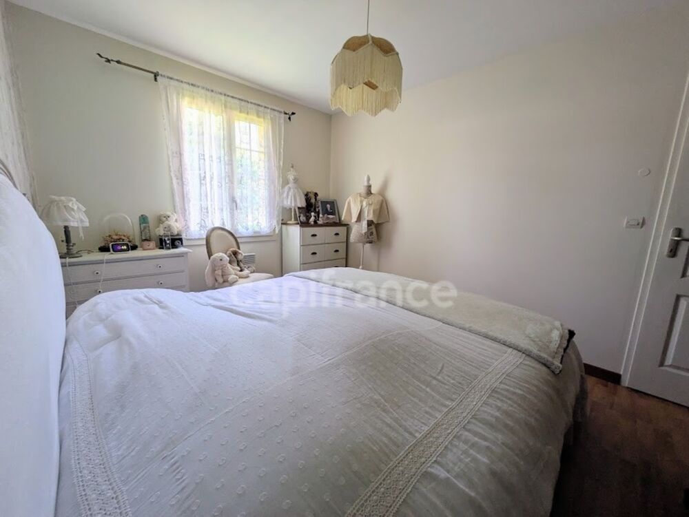 Vente Maison COUP DE CŒUR – Maison de plain-pied de 81 m² avec jardin arboré, à 10 min de Forges-les-Eaux Forges les eaux