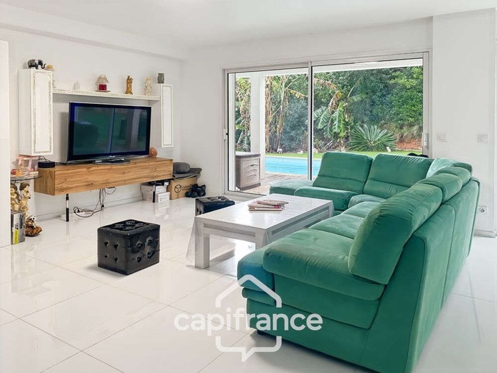 � vendre  Maison Carqueiranne (83320)