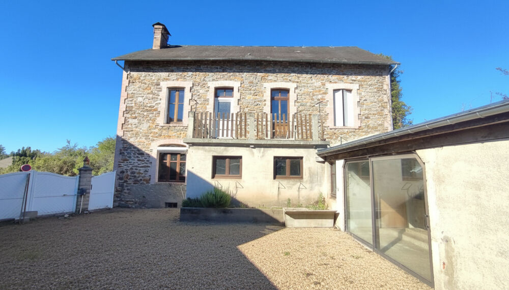 Ensemble immobilier en pierre avec terrain attenant de 5067m2 Soursac 19550