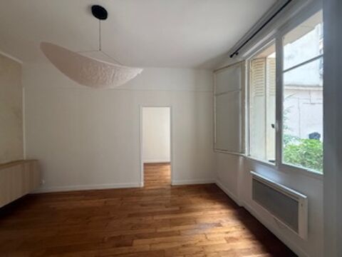 Bureaux au rdc sur cour 1614 75008 Paris