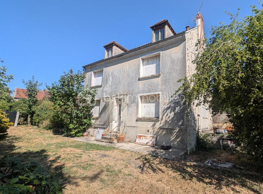 Maison en pierres à fort potentielle à réhabiliter. Fort potentiel