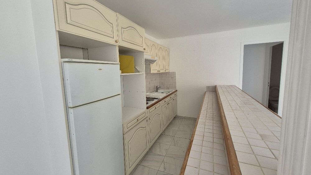 Location Appartement Grand F2 - CENTRE HISTORIQUE - CATHEDRALE Clermont ferrand