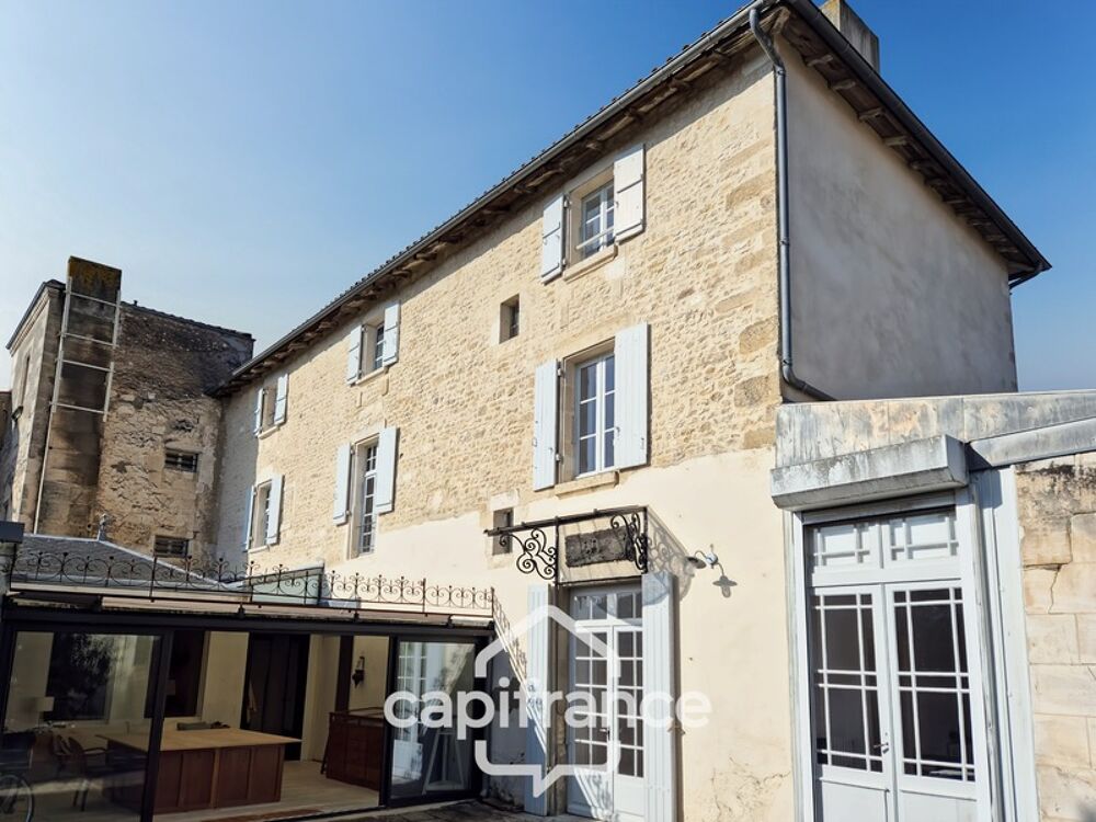 Vente Maison En CHARENTE MARITIME, A SAINT JEAN D'ANGELY (17), Maison de caractère à vendre 12 pièces  avec jardin, proche commerces Saint jean d angely