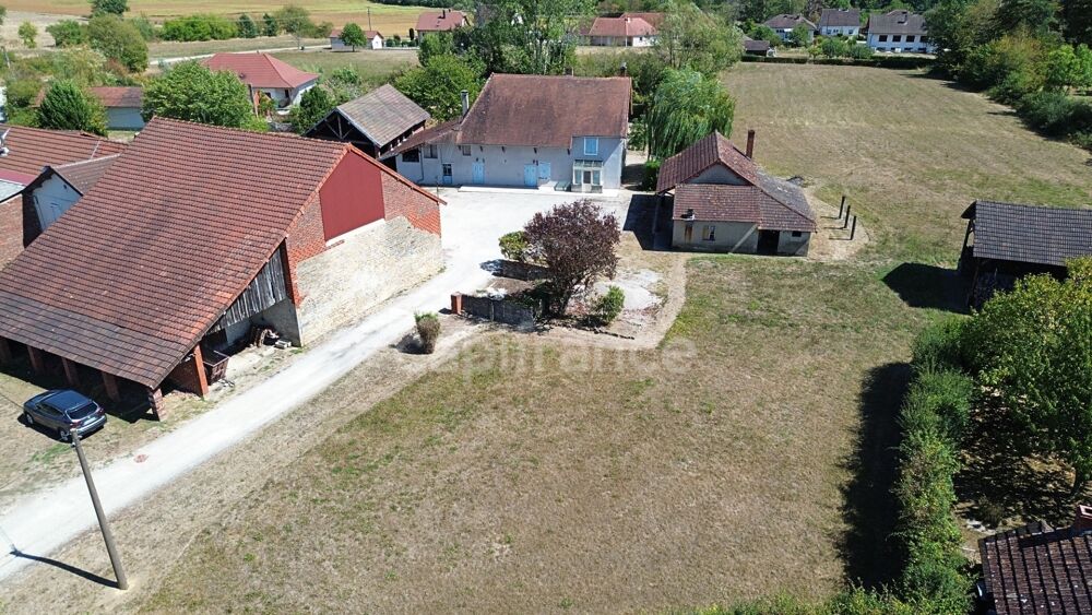 Vente Maison Longère avec 1 hectare de terrain et dépendances Commenailles