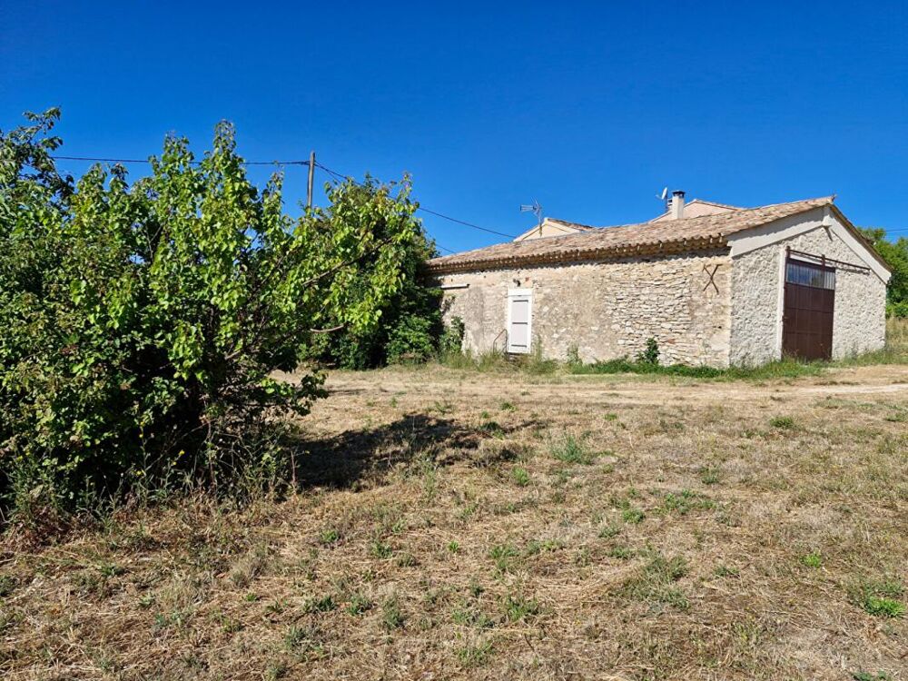 Mas de hameau avec grand terrain et vue
