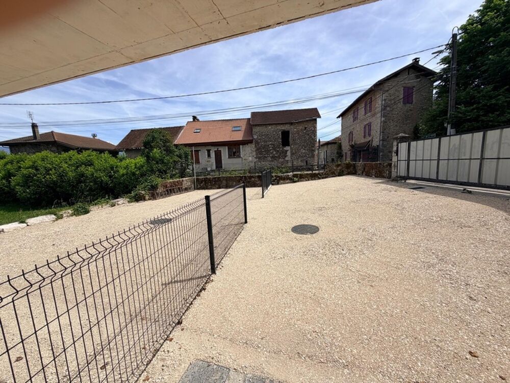 Vente Maison Maison à vendre 1 pièces CHAPAREILLAN (38) - 190 M2 - jardin privatif Chapareillan