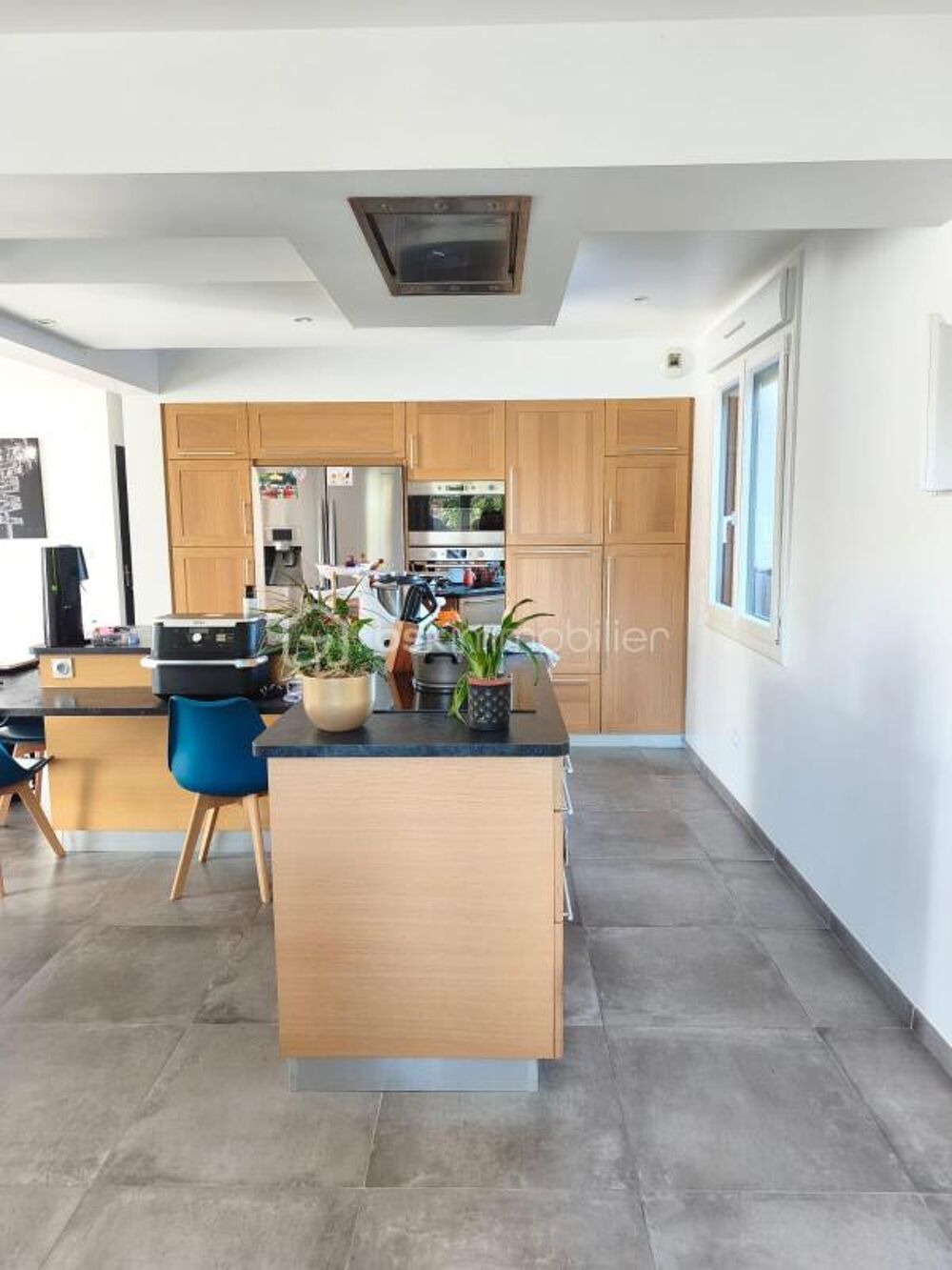 Vente Maison Maison familiale avec 5 chambres, beau terrain de 836 m² et sous-sol complet Ambrieres les vallees