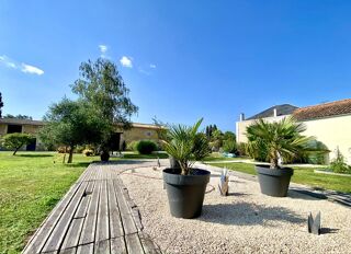  Propriété/château à vendre 6 pièces 210 m²