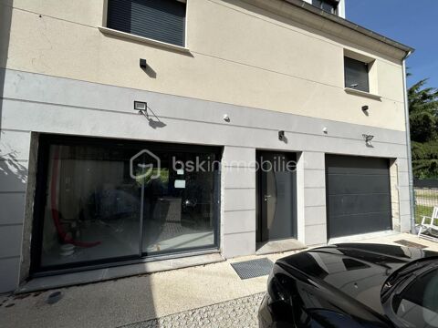 SUR LA NATIONALE 19 - Local commercial neuf de 87 m2 avec plusieurs parkings, terrasse et jardin. Proche mairie ! 2000 77170 Brie comte robert