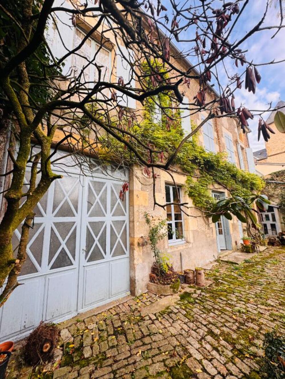 Grande maison familiale dans le centre de Prémery