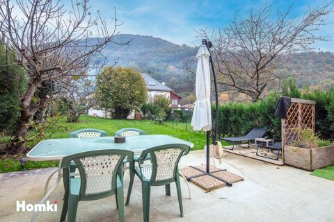   Maison individuelle compos�e de 3 logements ind�pendants avec fort potentiel � Jarrie Maison - 8 pi�ce(s) - 150 m�