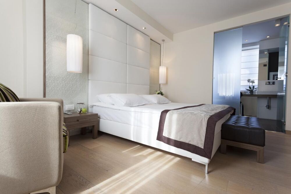 LUMINEUX - ÉTAGE ÉLEVÉ  GRAND EXTERIEUR DE 33 m²