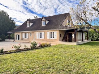 Vente Maison Maison 7 pièces, 5 Chambres, Terrain de 2000 m², Double Garage, SAINT DESERT (71390) Saint desert