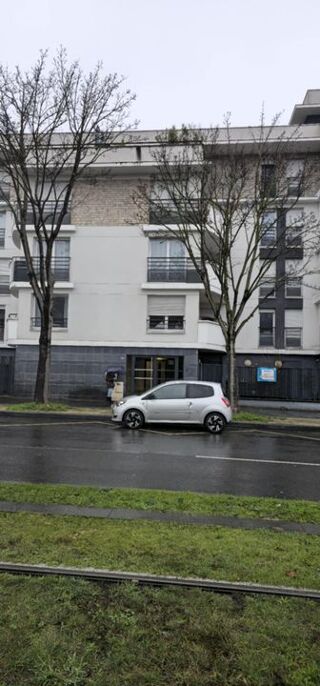  Appartement à louer 4 pièces 76 m²
