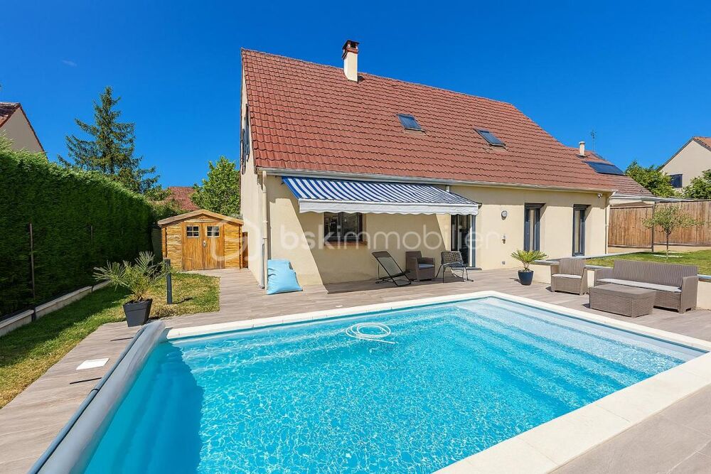RARE  MAISON FAMILIALE & HAUT DE GAMME AVEC PISCINE CHAUFFÉE!!