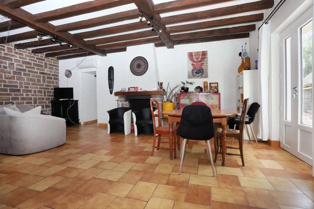 Vente Maison Maison de 9 pièces de 183 m² à Saint-Aubin-du-Cormier Saint aubin du cormier