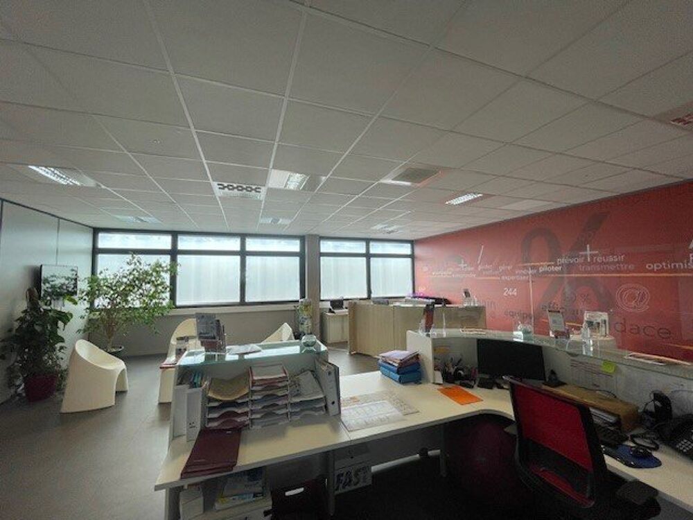   BUREAUX DE STANDING 