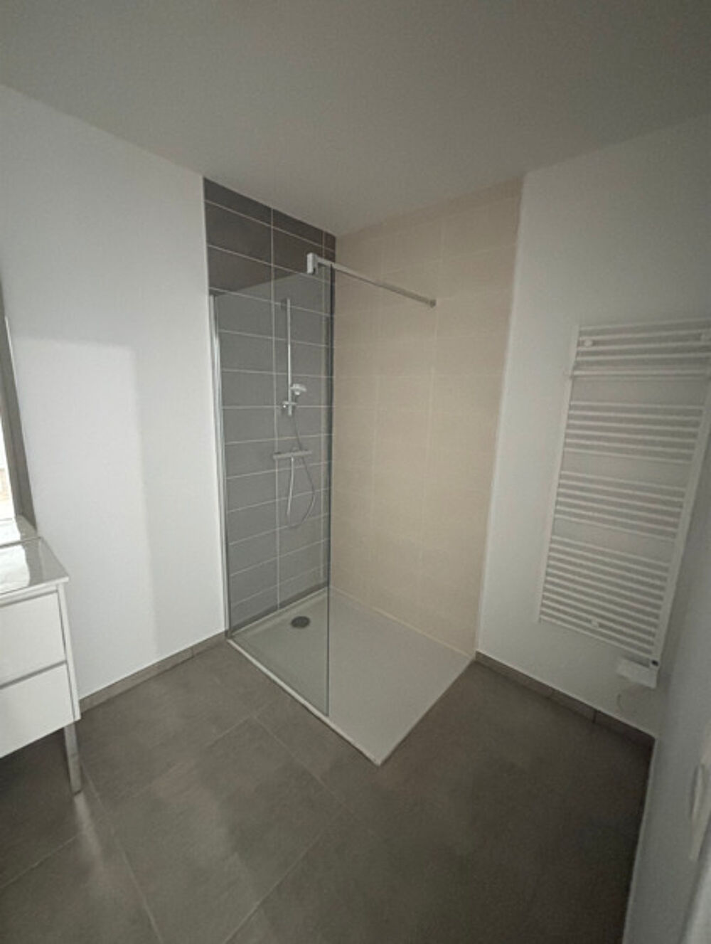 Beau T2. Neuf. Secteur Bel Air. Garage.Climatisation et Terrasse