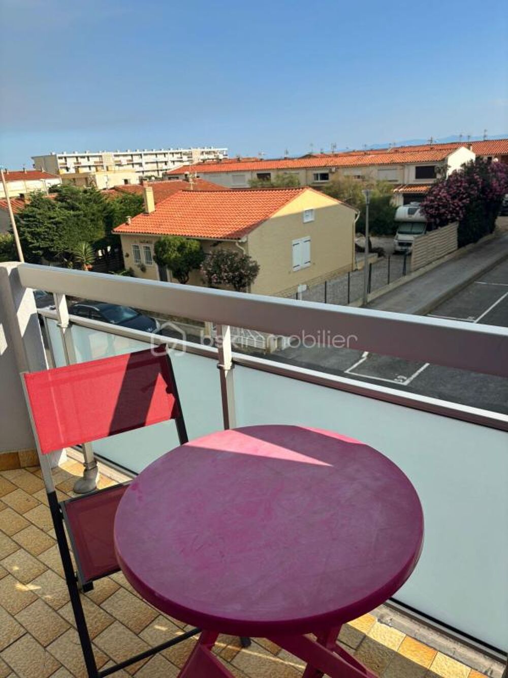 EXCLUSIVITÉ  PORT-LA NOUVELLE  À 250 M DE LA PLAGE  APPARTEMENT MEUBLÉ AVEC 2 BALCONS ET PARKING PRIVATIF