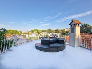  Villa � vendre 7 pi�ces 260 m� Antibes