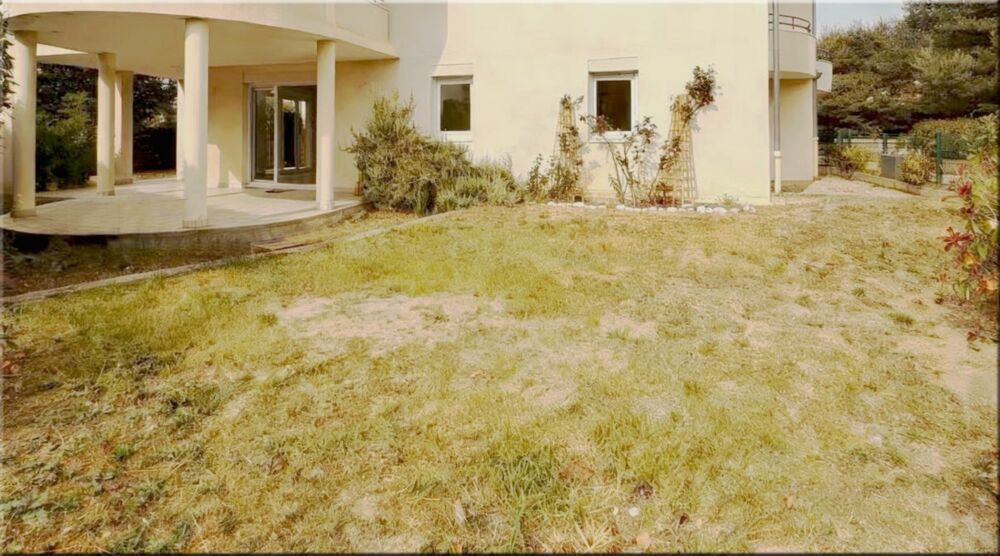 Vente Appartement Appartement à vendre 3 pièces FERNEY VOLTAIRE (01)   87 m² habitables avec terrasse de 100 m² et jardin privatif Ferney voltaire