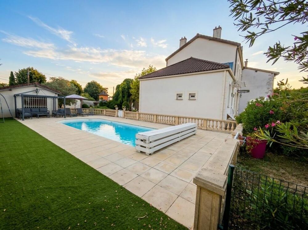 MIRIBEL  L'Alliance du Charme du XIX? et du Contemporain 235 m² habitables  Jardin arboré & Piscine ce
