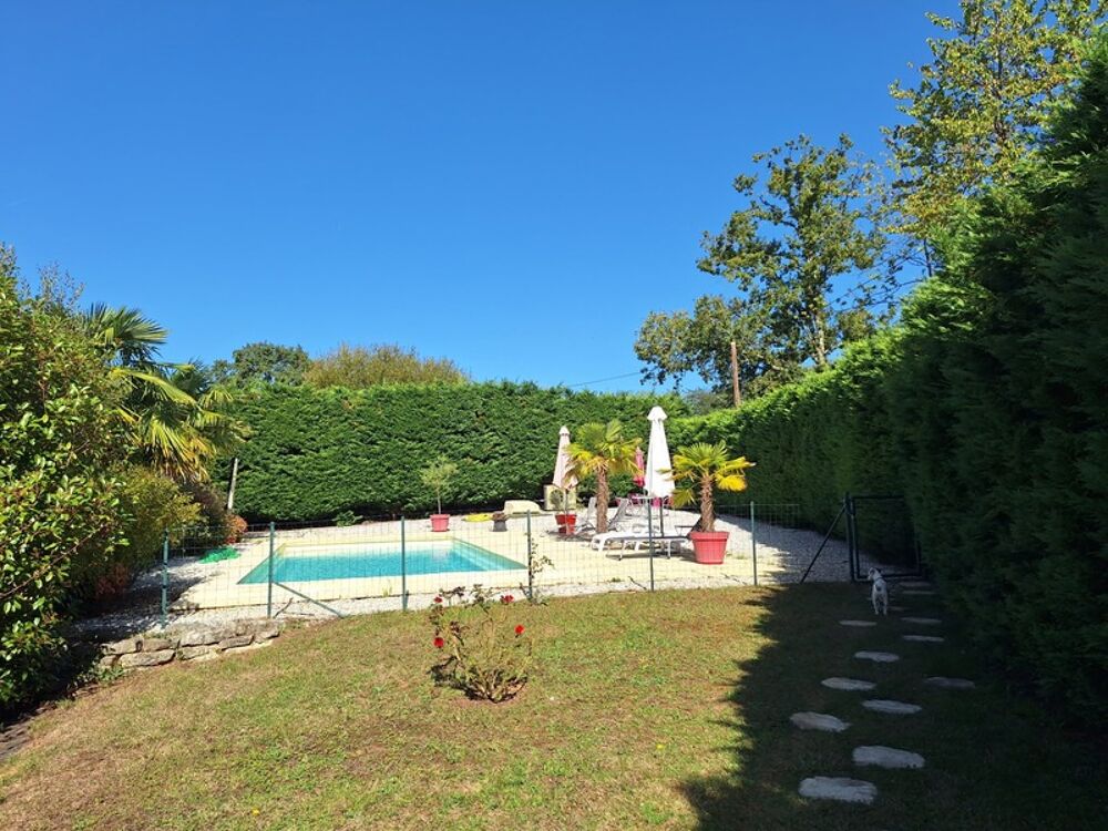 Bel ensemble immobilier avec 1 gite ou maison d'amis, piscine, au calme et sans vis à vis