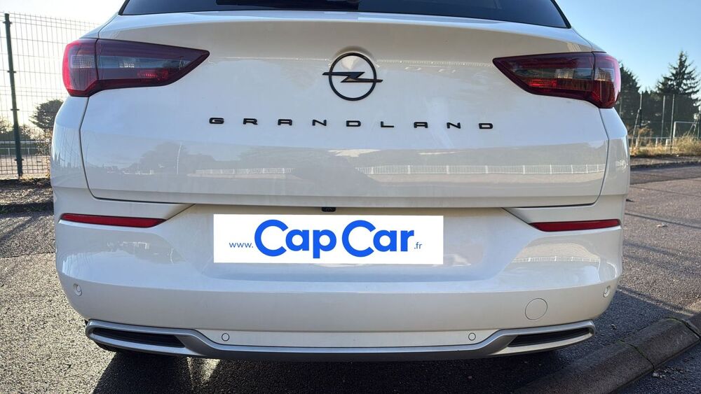 Grandland 1.6 Hybrid 300 AWD EAT8 Ultimate - Premi&egrave;re main Entretien c 2023 occasion 21000 Dijon