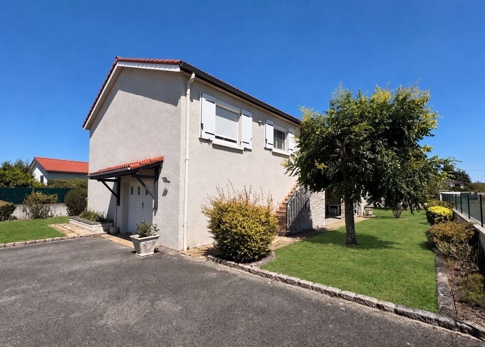 Vente Maison VEAUCHE – Belle maison familiale d'environ 130 m² sur 1050 m² de terrain clos et arboré Veauche